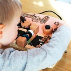 Outlet small foot Finmotoriktavle - Låse & gear