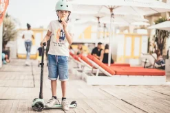 Outlet Scoot & Ride Løbehjul - Highwaykick 3 m. LED, Kiwi