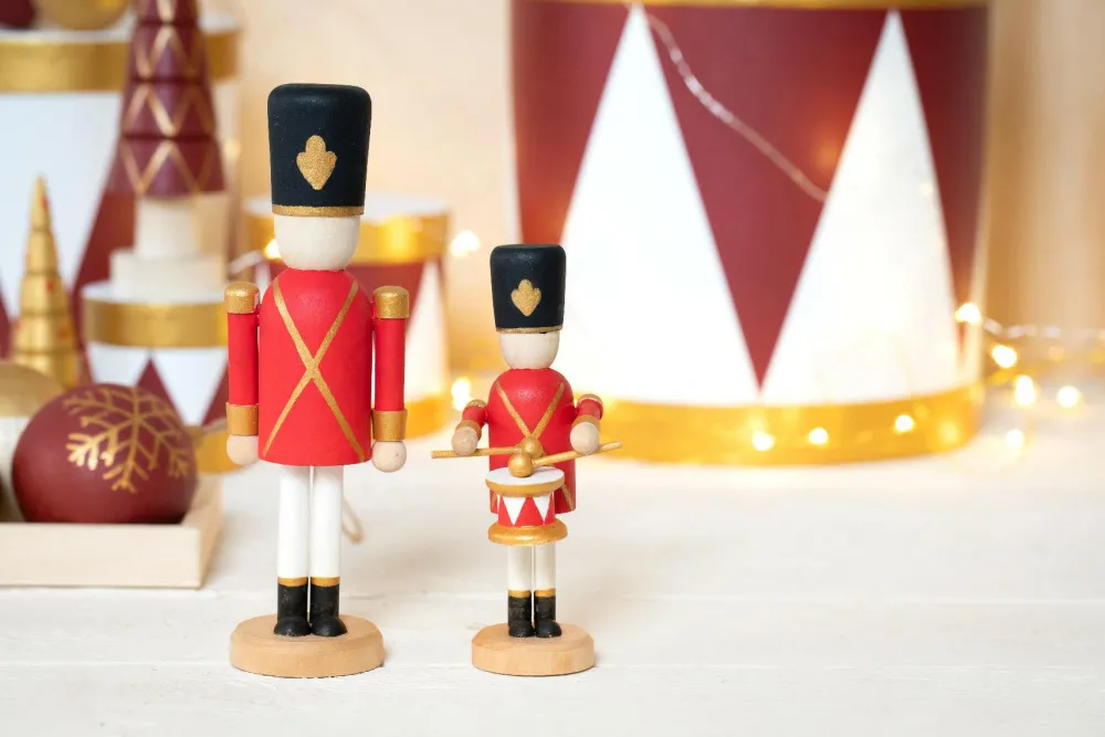 Online Creativ Company Nøddeknækker i træ - H: 13 cm