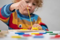 Snørebræt - Form, farver og finmotorik